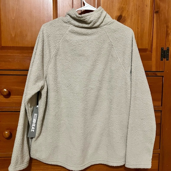 NWT Super Soft Sherpa Qzip - Large - Picture 5 of 8